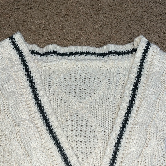 Original Taylor Swift Folklore Album Cardigan 2020 Medium/Large MD/LG - Picture 4 of 11